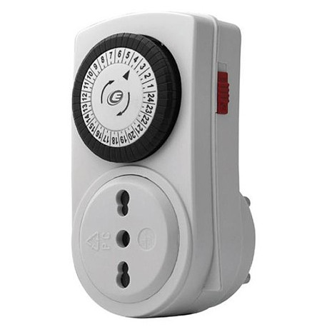 ZEITSCHALTUHR-STECKDOSE TAG...