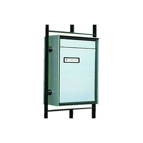 BRIEFKASTEN DURCHGEHEND...